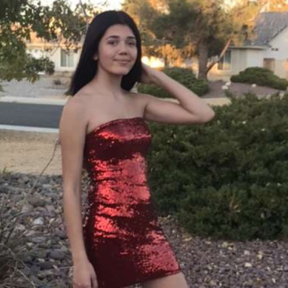 Red sequence strapless fashion nova dress - Picture 2 of 3